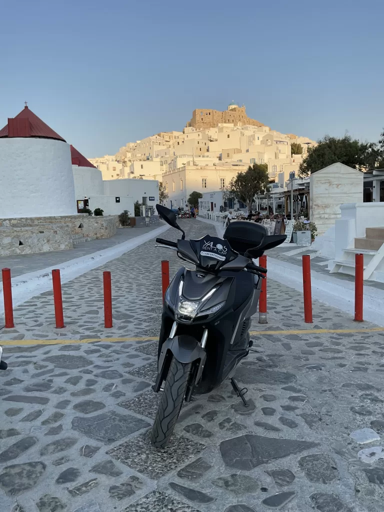Σκούτερ στη Χώρα